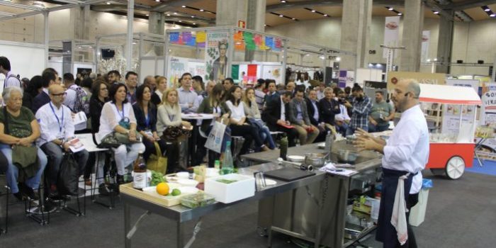 gastronoma Luis Peñafort durante el showcooking