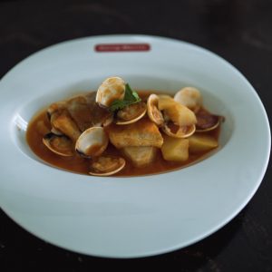 Bacalao Torry Harris con Almejas y Tomate