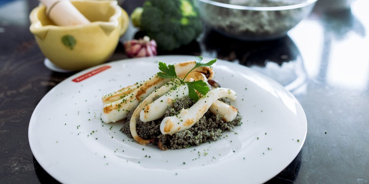 Sepia Torry Harris con Falso Caviar Sepia Torry Harris con Falso Caviar Tinta